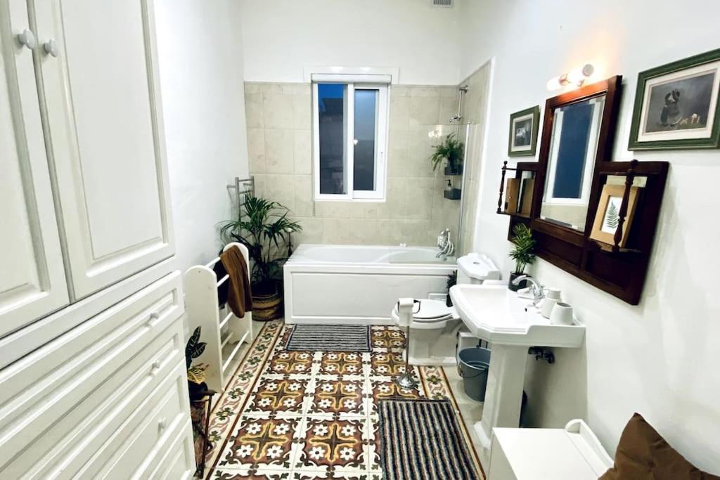 모스타 Free Breakfast, Pool, Spacious Aircon Hideaway 아파트 외부 사진
