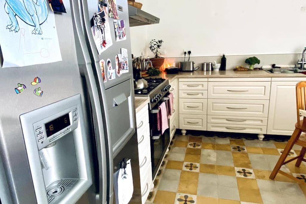 모스타 Free Breakfast, Pool, Spacious Aircon Hideaway 아파트 외부 사진