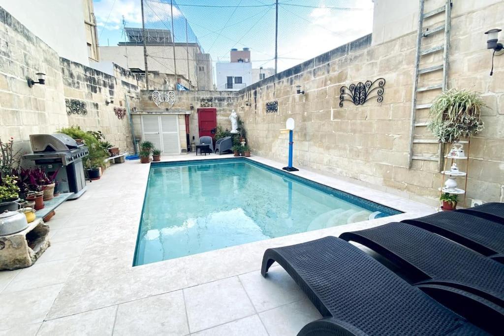 모스타 Free Breakfast, Pool, Spacious Aircon Hideaway 아파트 외부 사진