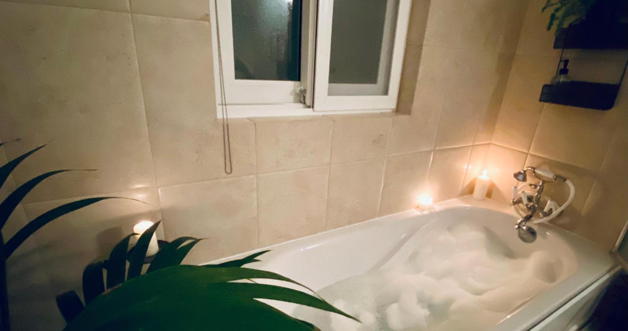 모스타 Free Breakfast, Pool, Spacious Aircon Hideaway 아파트 외부 사진
